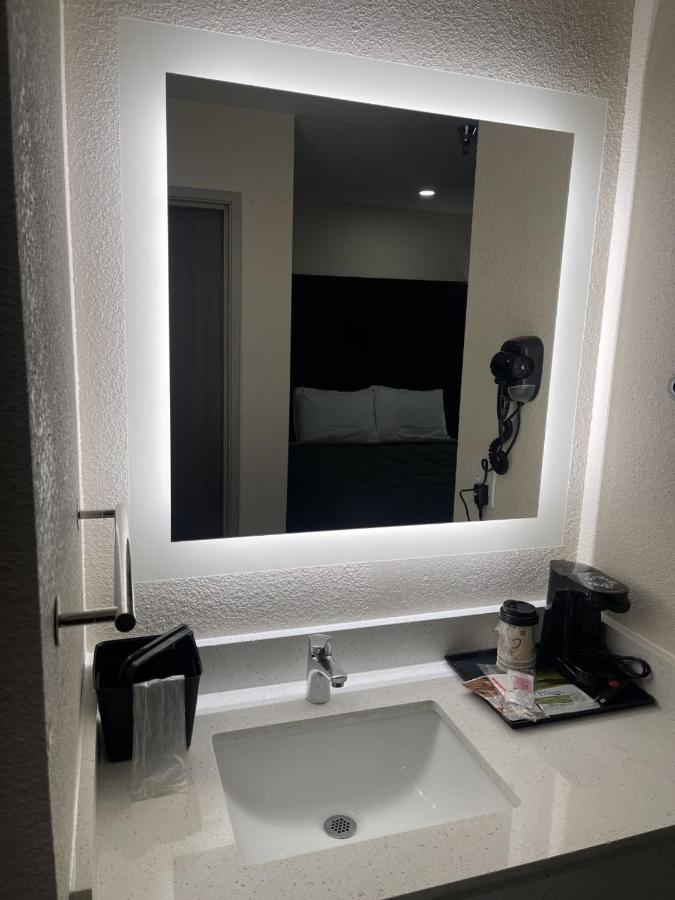 Fairway Inn Iowa Bagian luar foto